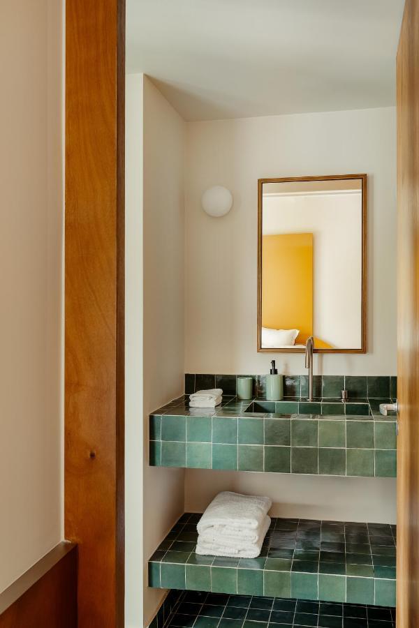 Edgar Suites - Bouchardon Paris Luaran gambar